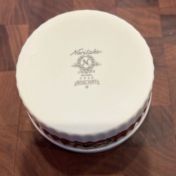 4 pieces Noritake Royal Hunt. Creamer, cup, small bowl, ramekin. EUC - Picture 11 of 11